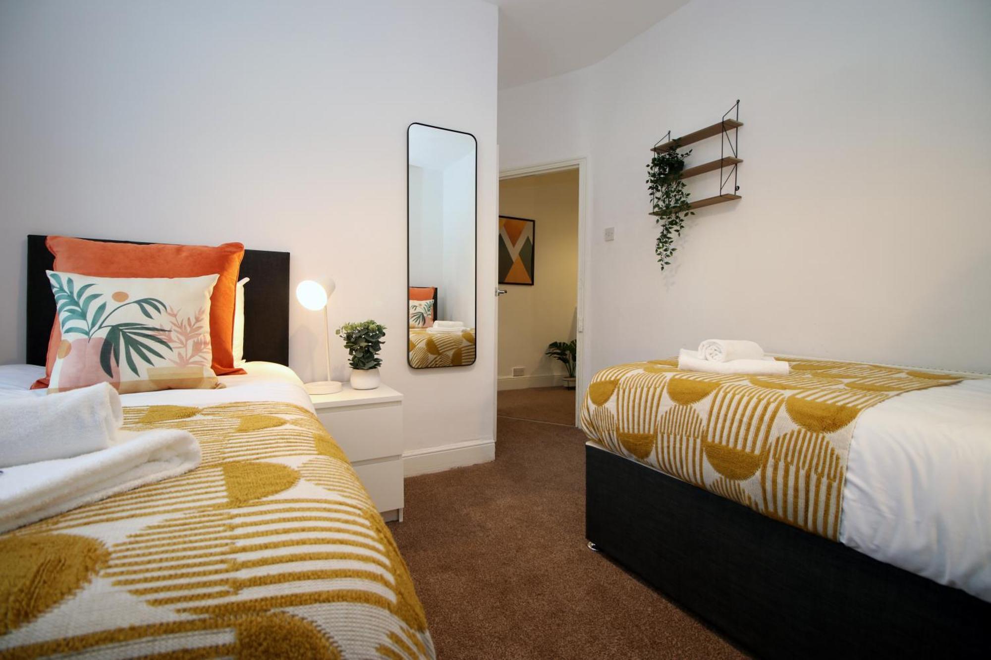 Spacious 4 Bedroom House - Moira Lodge By Ty Sa Cardiff Exterior foto