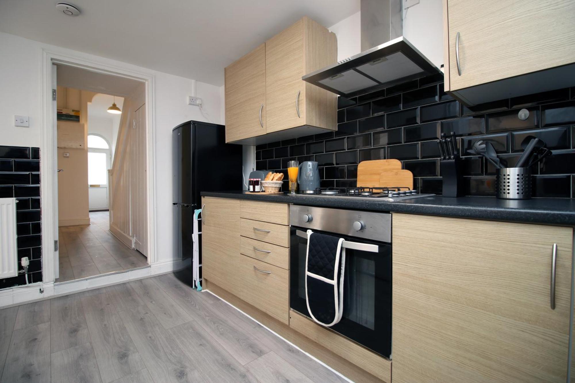 Spacious 4 Bedroom House - Moira Lodge By Ty Sa Cardiff Exterior foto