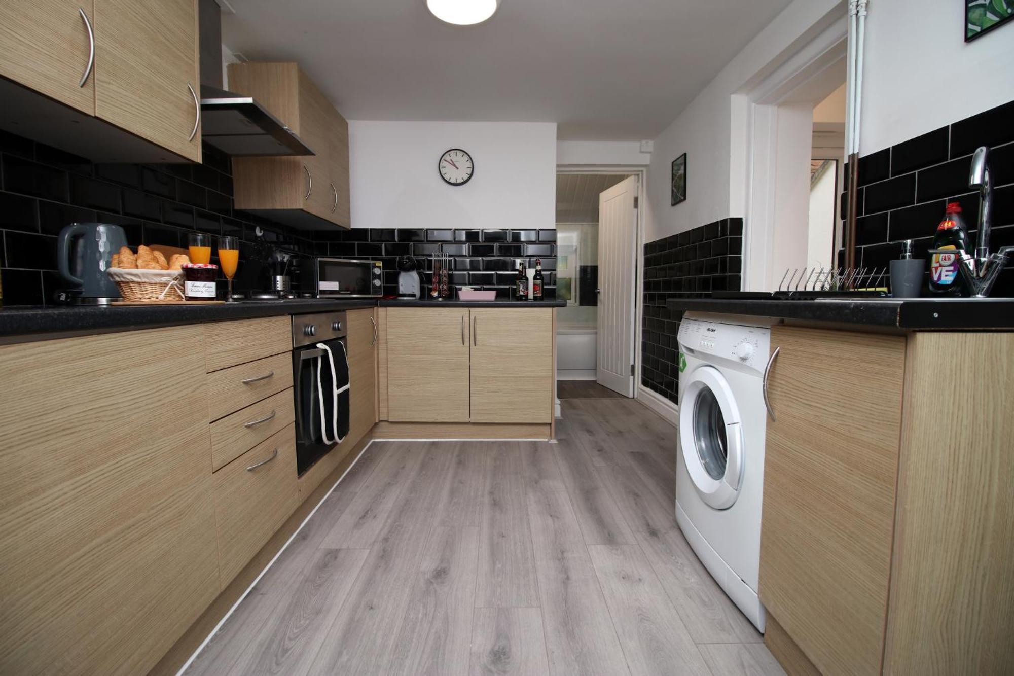 Spacious 4 Bedroom House - Moira Lodge By Ty Sa Cardiff Exterior foto